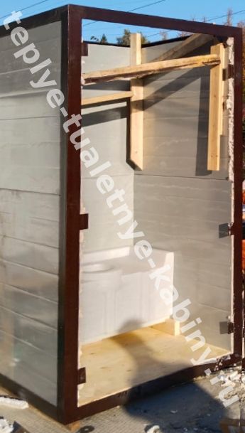 изготовление потолка и крыши теплой туалетной кабины