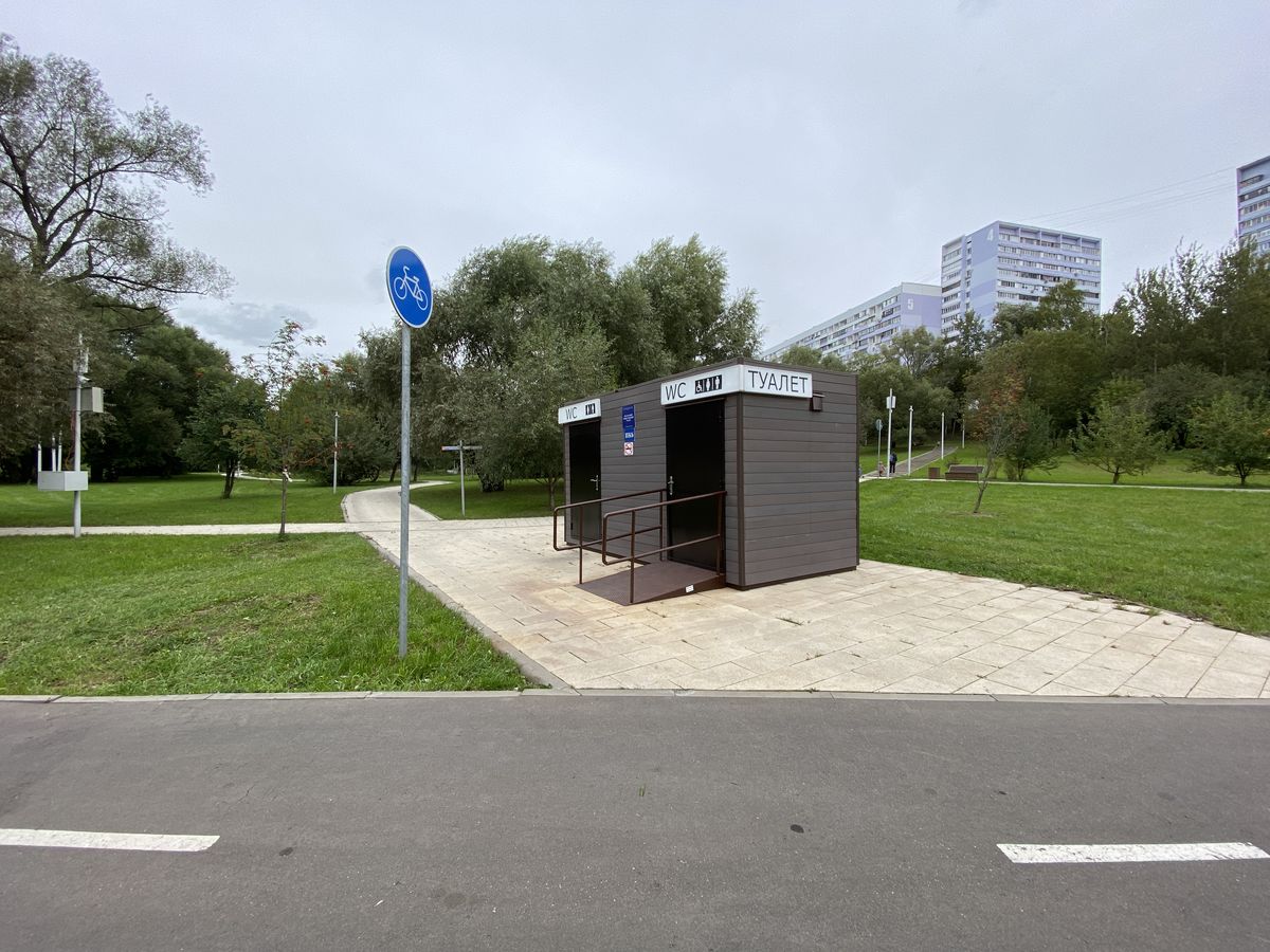 6 новых теплых туалетов появилось в Парке Капотня г. Москва